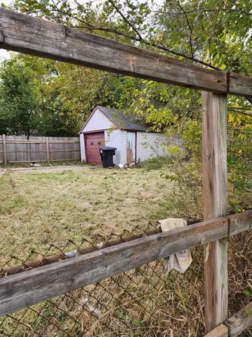 $900 | 20529 Irvington Street, Highland Park, MI 48203