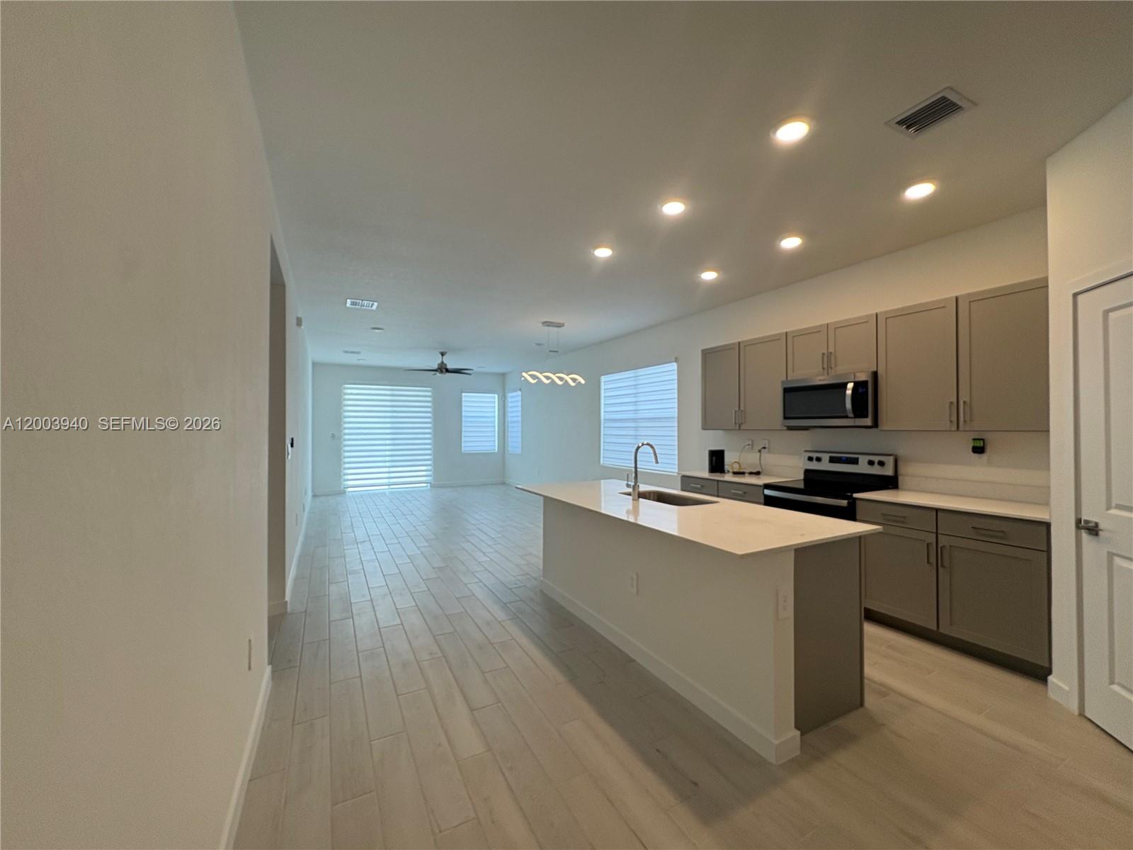 12948 Southwest 265th Terrace Homestead, FL 33032 - Photo 6 of 31
