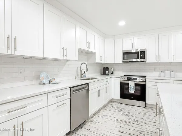 $779,900 | 555 Wildwood Drive, New Smyrna Beach, FL 32168