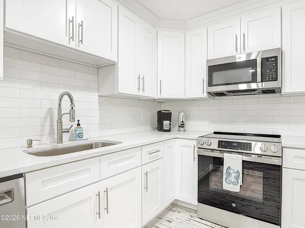 $779,900 | 555 Wildwood Drive, New Smyrna Beach, FL 32168