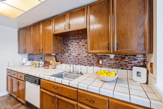 $385,000 | 2742 East Court, Richmond, CA 94806