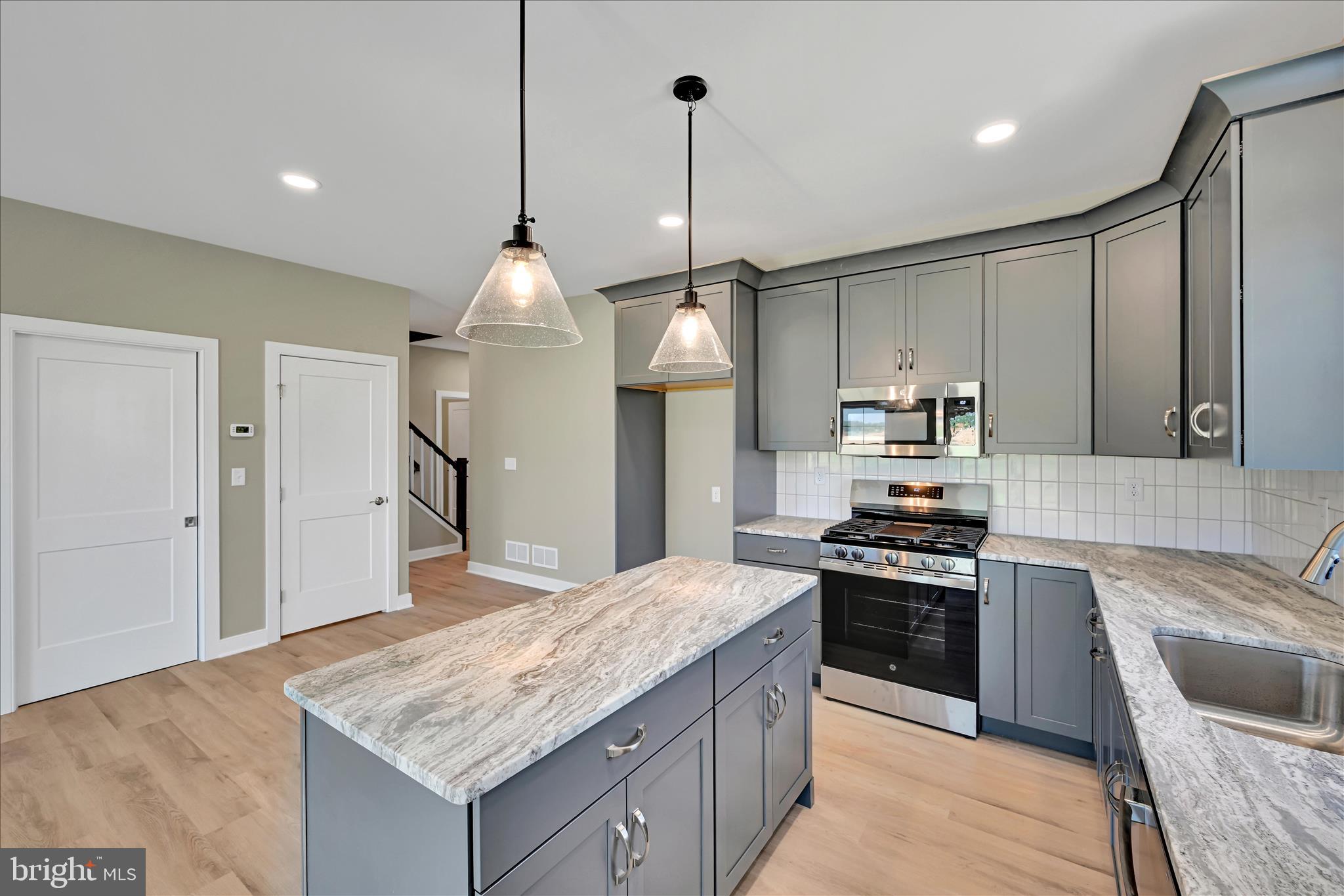 309 Ridgefield Drive Elizabethtown, PA 17022 - Photo 10 of 34 Kitchen