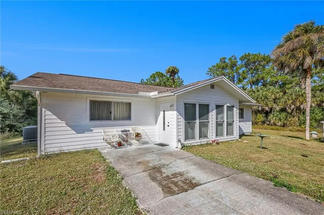 $379,000 | 1741 Desoto Boulevard South, Naples, FL 34117