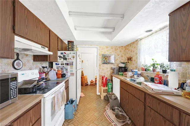 $379,000 | 1741 Desoto Boulevard South, Naples, FL 34117