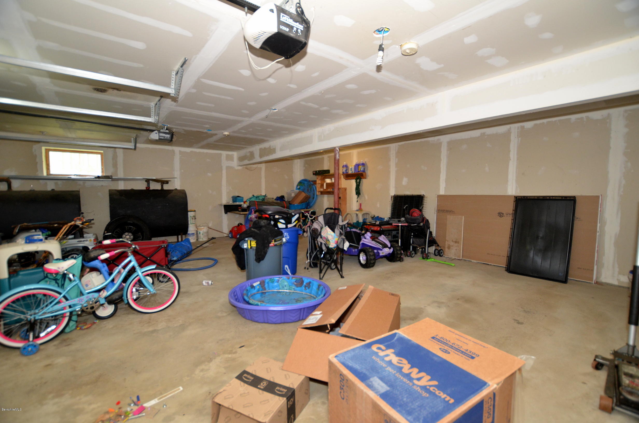 68 Cross Place Road Washington, MA 01223 - Photo 31 of 38 a room with lots of appliances and furniture