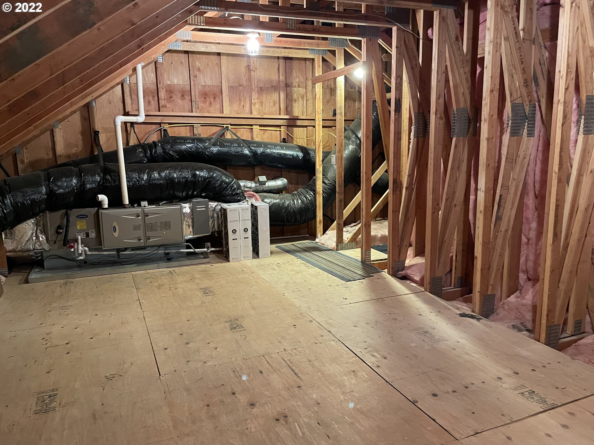 3247 Lake Crest Drive Eugene, OR 97408 - Photo 15 of 31 a view of entryway with a front door