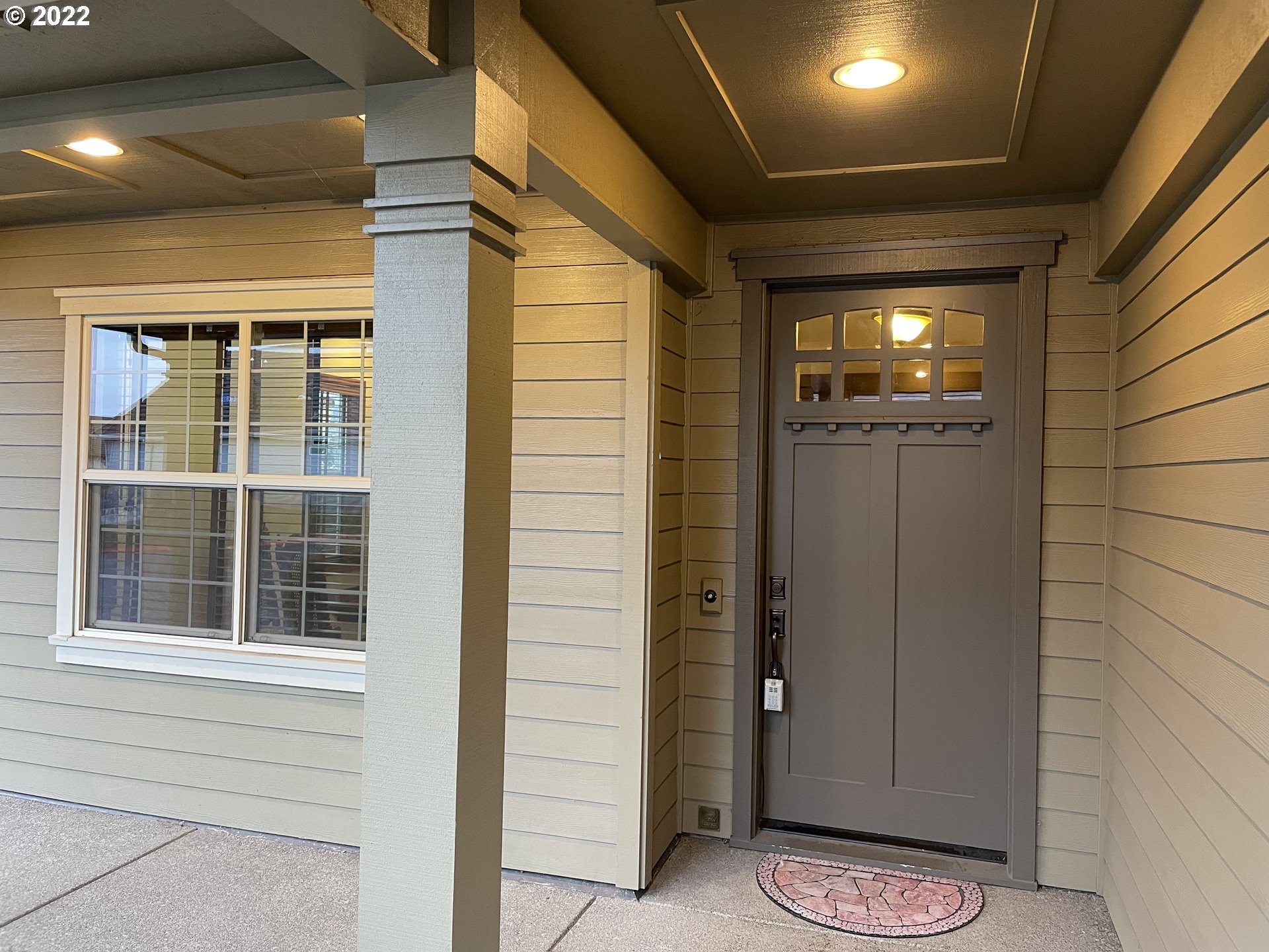 3247 Lake Crest Drive Eugene, OR 97408 - Photo 2 of 31 a view of wooden door