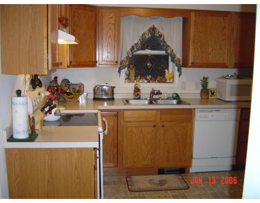 4 Bernards Way Rochester, MA 02770 - Photo 3 of 12