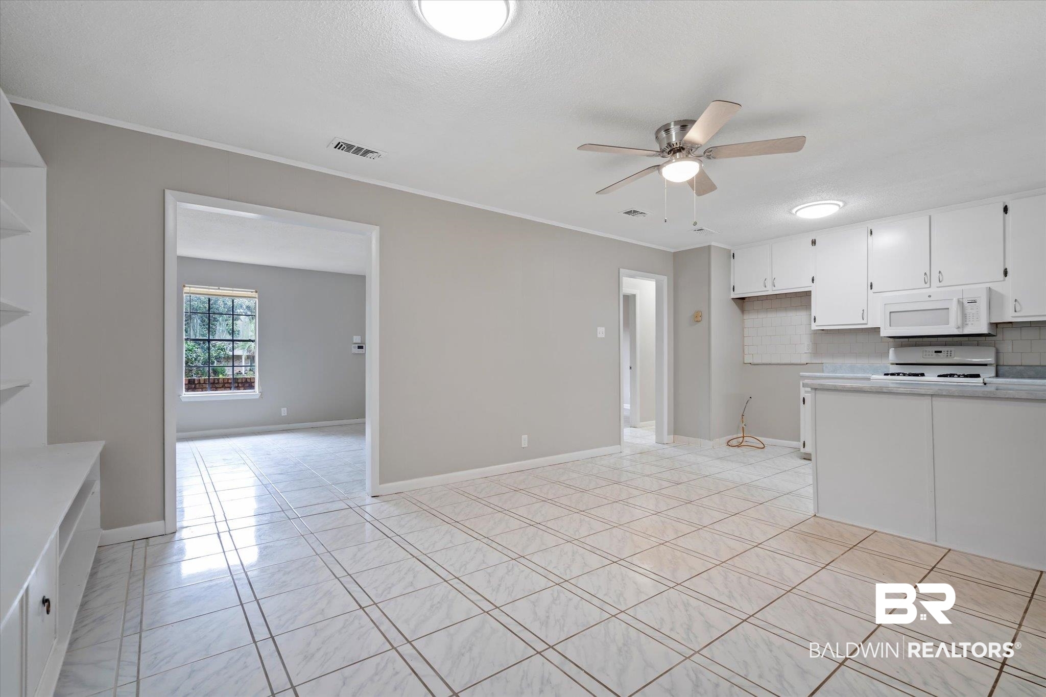 8001 Pawnee Circle Mobile, AL 36695 - Photo 5 of 23
