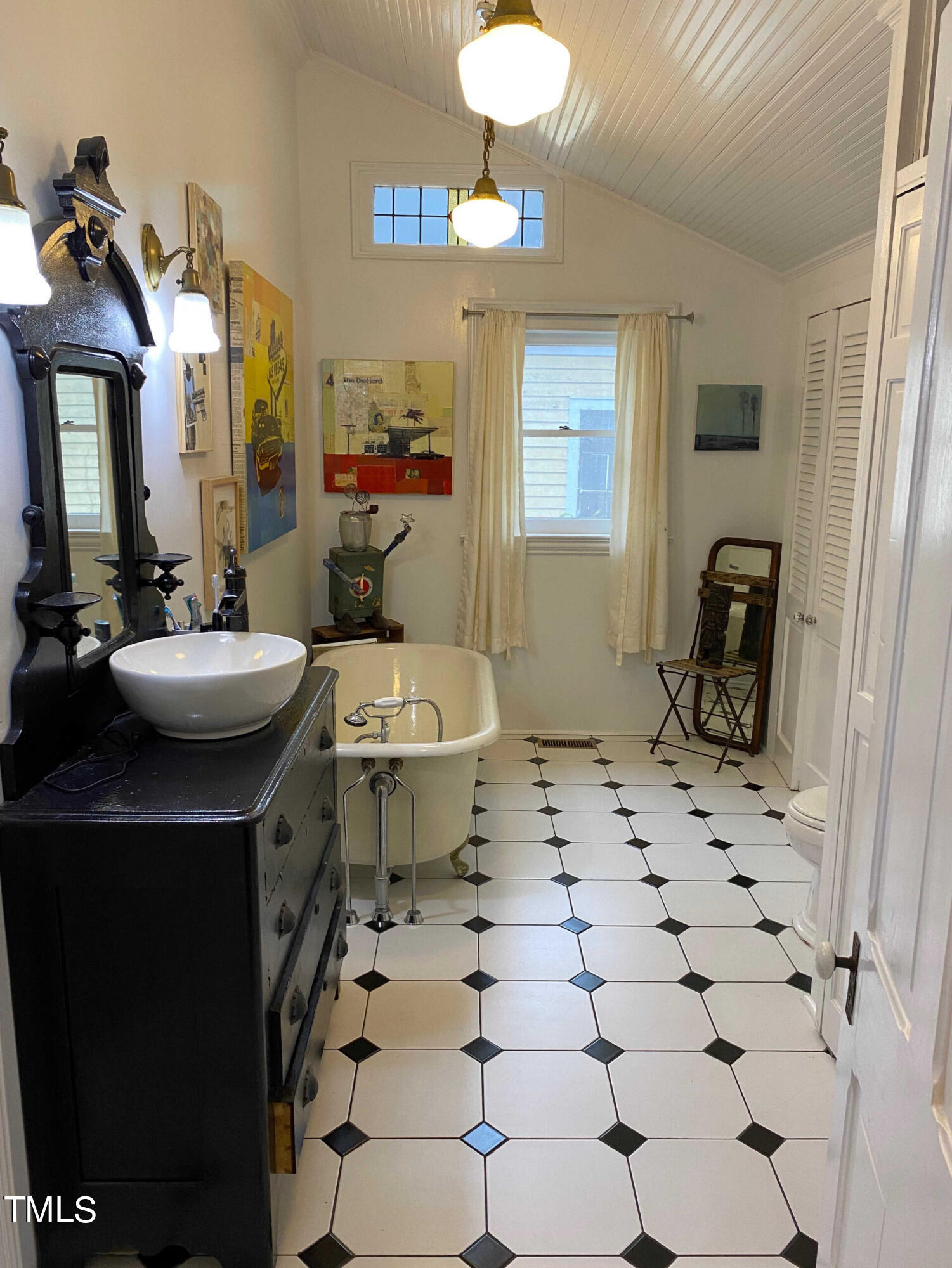 319 Polk Street Raleigh, NC 27604 - Photo 23 of 24 319PolkStreet_36863_23