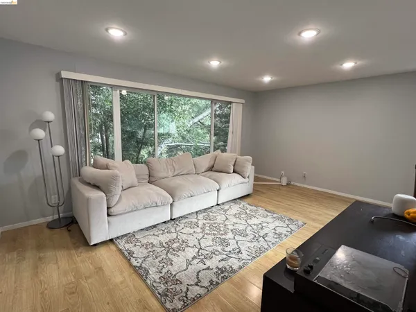 $3,500 | 2636 Warring Street, Unit 304, Berkeley, CA 94704