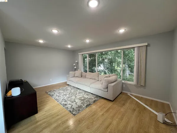 $3,500 | 2636 Warring Street, Unit 304, Berkeley, CA 94704