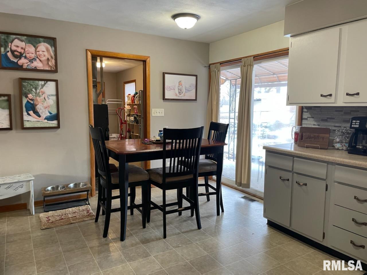 1106 Ruth Place Pawnee, IL 62558 - Photo 6 of 22 Gallery Image 6