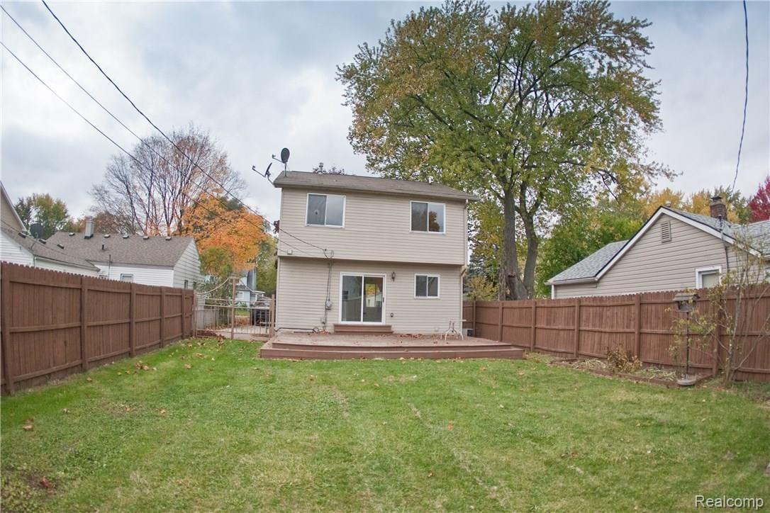 20142 Rensellor Street Livonia, MI 48152 - Photo 30 of 31 030livoniahouse.jpg