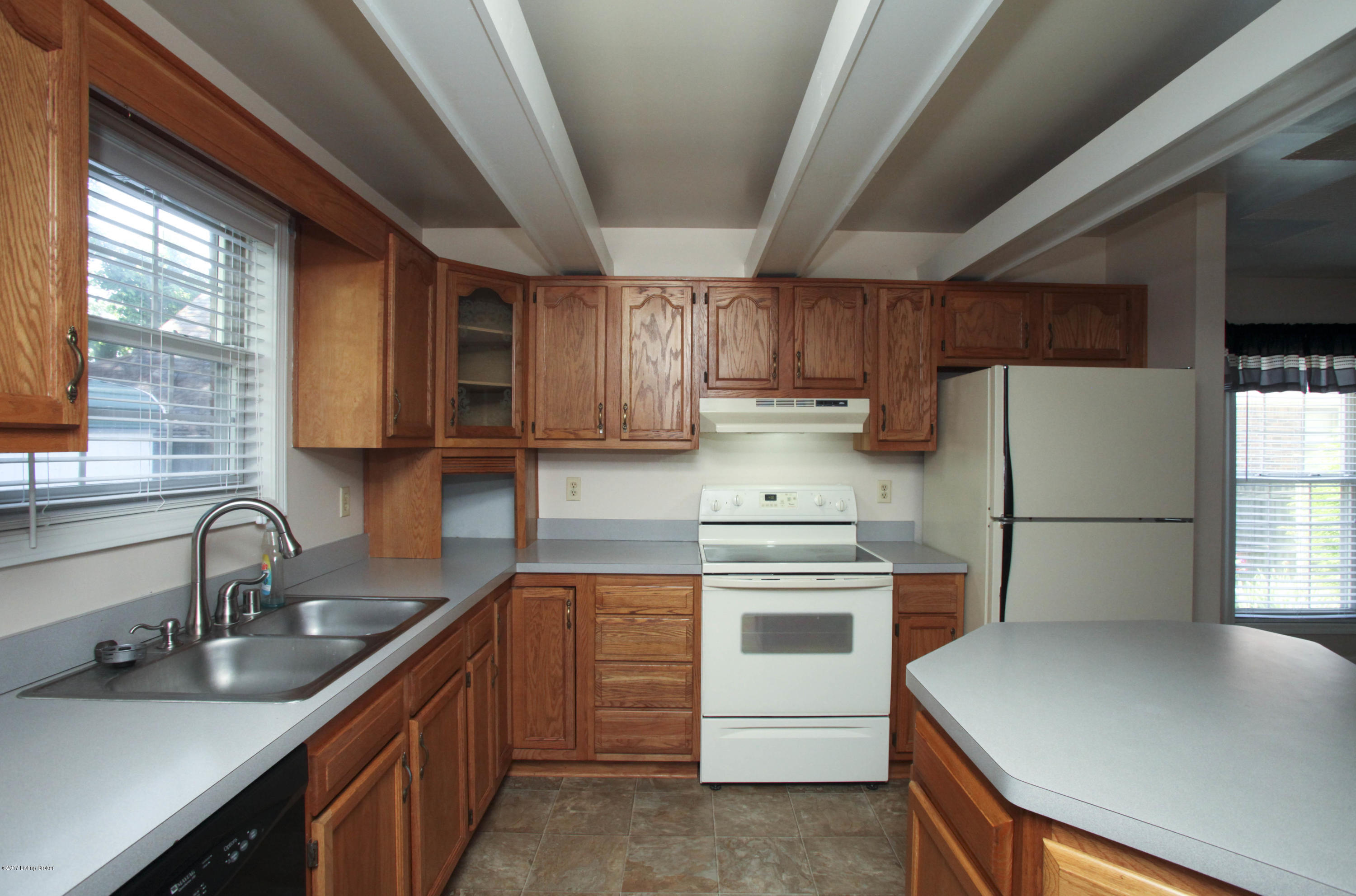 117 Stonepost Road Louisville, KY 40229 - Photo 8 of 57 ShellyHouse_0080