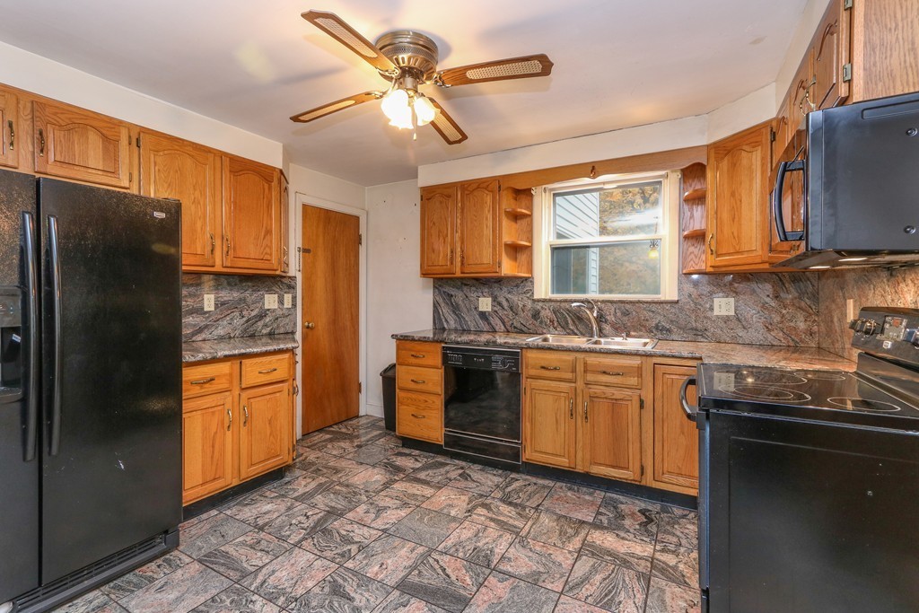 102-104 Thurston Road Newton, MA 02464 - Photo 2 of 9 Gallery Image 2