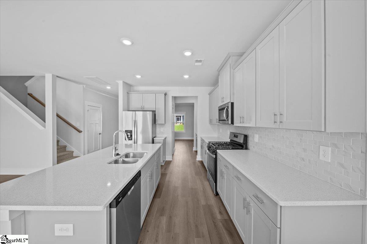 304 Roderick Lane Greenville, SC 29605 - Photo 11 of 35