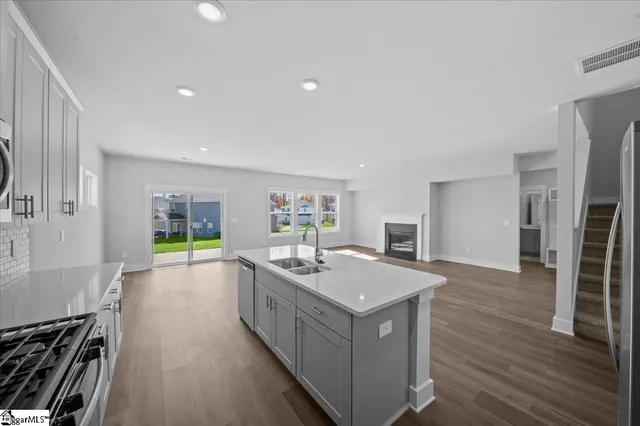 $423,900 | 304 Roderick Lane, Greenville, SC 29605