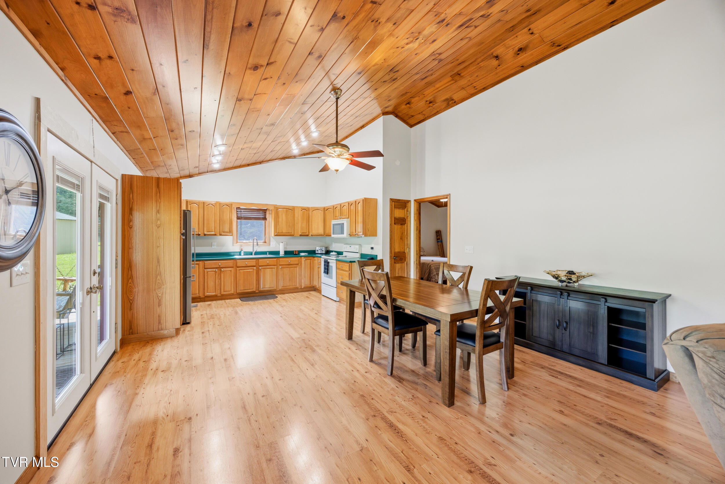 3427 Bill Douglas Road Newport, TN 37821 - Photo 16 of 50 15_dining room view