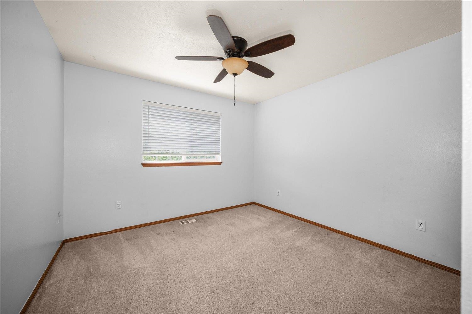 2022 North Rio Grande Lane Spokane Valley, WA 99016 - Photo 14 of 30