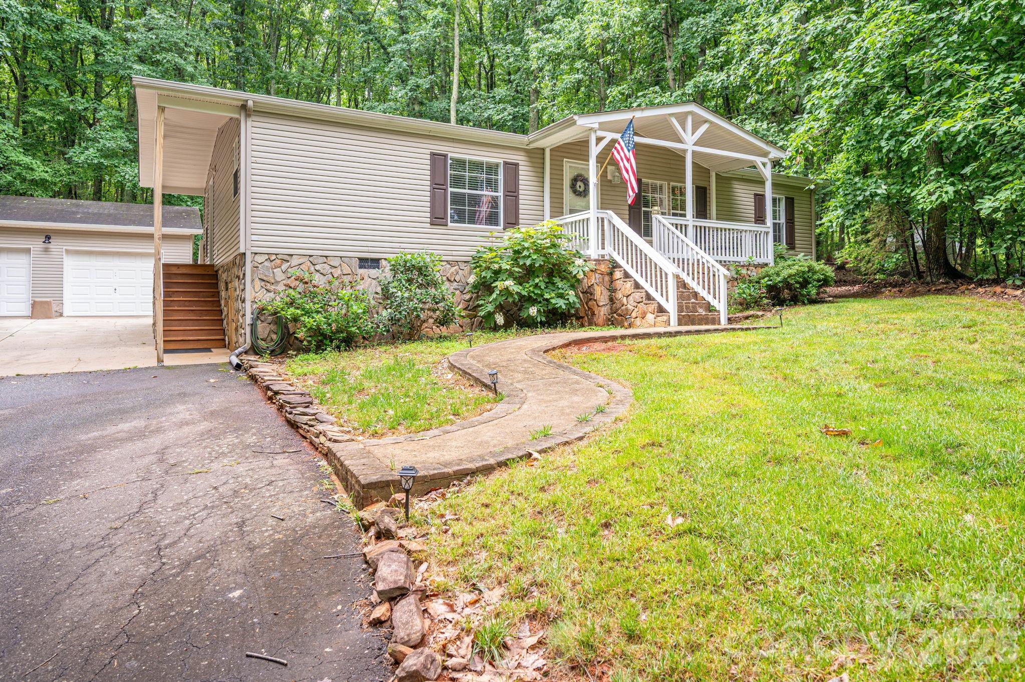 5043 Pebble Stone Road Maiden, NC 28650 - Photo 4 of 43