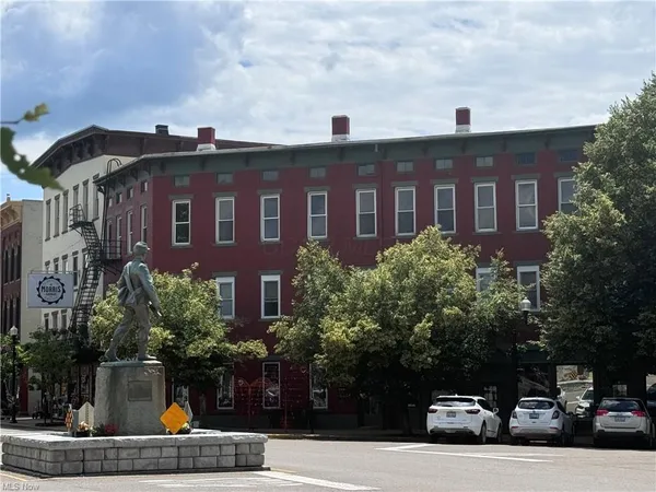 $750 | 18 East Main Street, Unit 1, McConnelsville, OH 43756