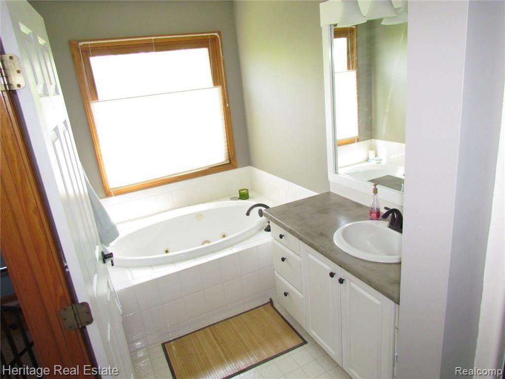 2301 Bullock Road Lapeer, MI 48446 - Photo 30 of 36 IMG_4867.JPG