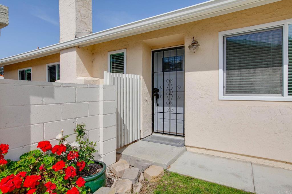 810 Caminito Del Mar Carlsbad, CA 92011 - Photo 4 of 30 a view of a house with a yard