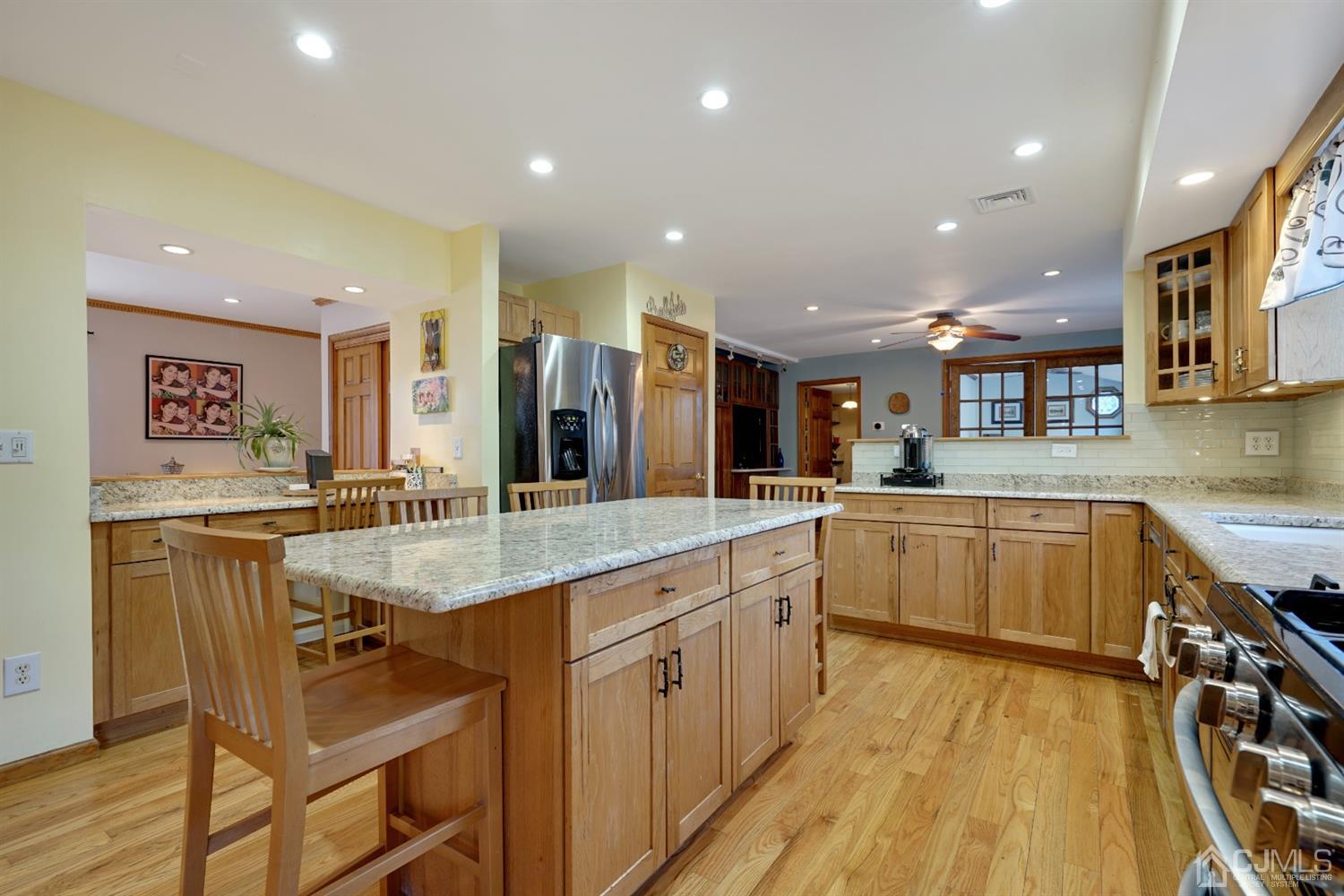123 Dutch Road East Brunswick, NJ 08816 - Photo 2 of 51 Gallery Image 2