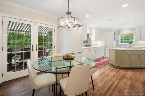 $1,699,000 | 12 Suzanne Lane, Chappaqua, NY 10514