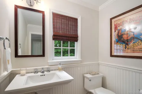 $1,699,000 | 12 Suzanne Lane, Chappaqua, NY 10514