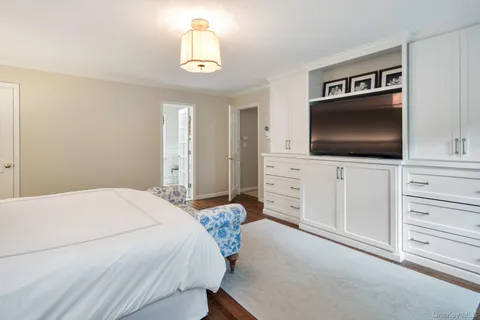 $1,699,000 | 12 Suzanne Lane, Chappaqua, NY 10514