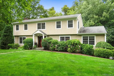 $1,699,000 | 12 Suzanne Lane, Chappaqua, NY 10514