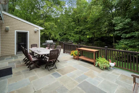 $1,699,000 | 12 Suzanne Lane, Chappaqua, NY 10514