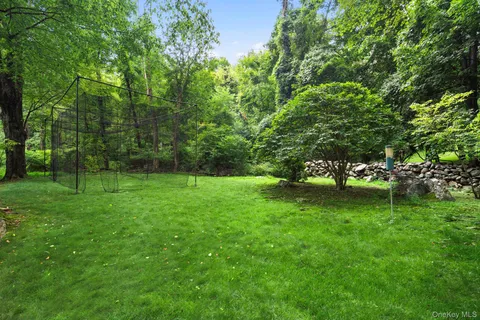 $1,699,000 | 12 Suzanne Lane, Chappaqua, NY 10514