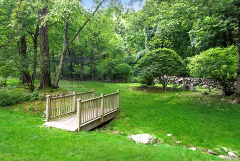 $1,699,000 | 12 Suzanne Lane, Chappaqua, NY 10514