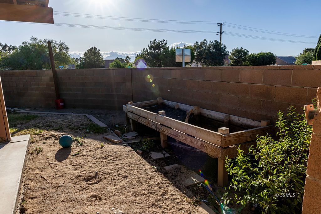 649 Randall Street Ridgecrest, CA 93555 - Photo 44 of 48