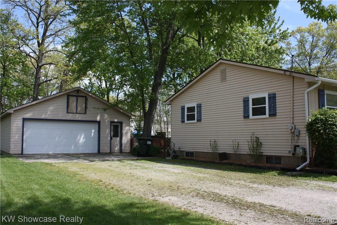 1573 Remsing Street Hartland, MI 48353 - Photo 16 of 25 IMG_7763.JPG