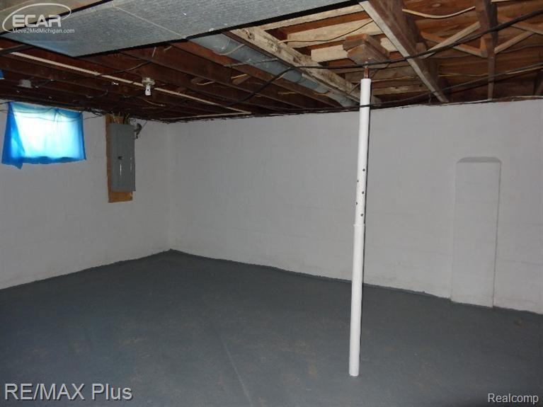 7409 North Bray Road Mount Morris, MI 48458 - Photo 10 of 12 7409 Bray - 9.jpg