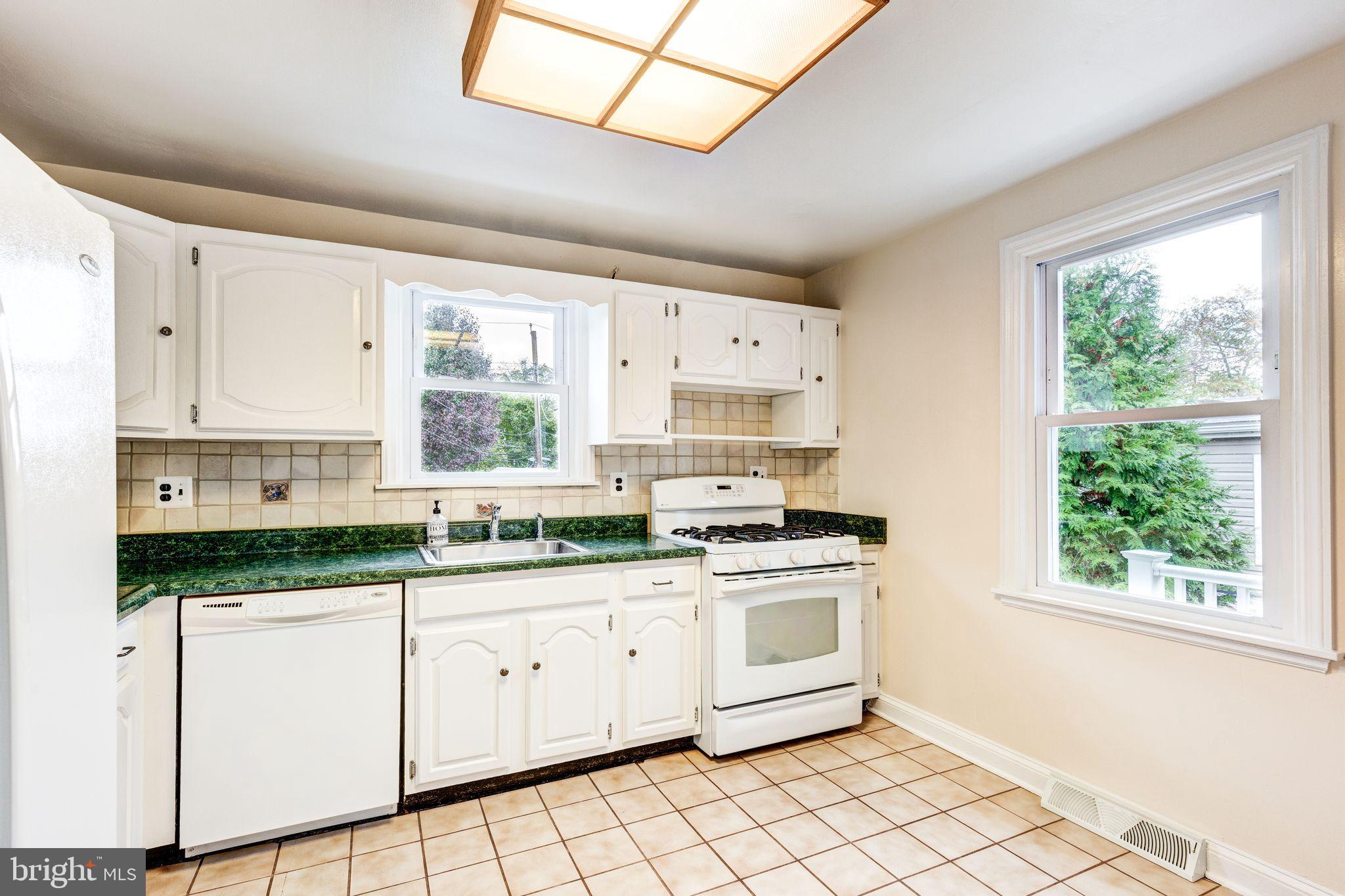 34 Belfast Road Lutherville-Timonium, MD 21093 - Photo 8 of 43 Gallery Image 8