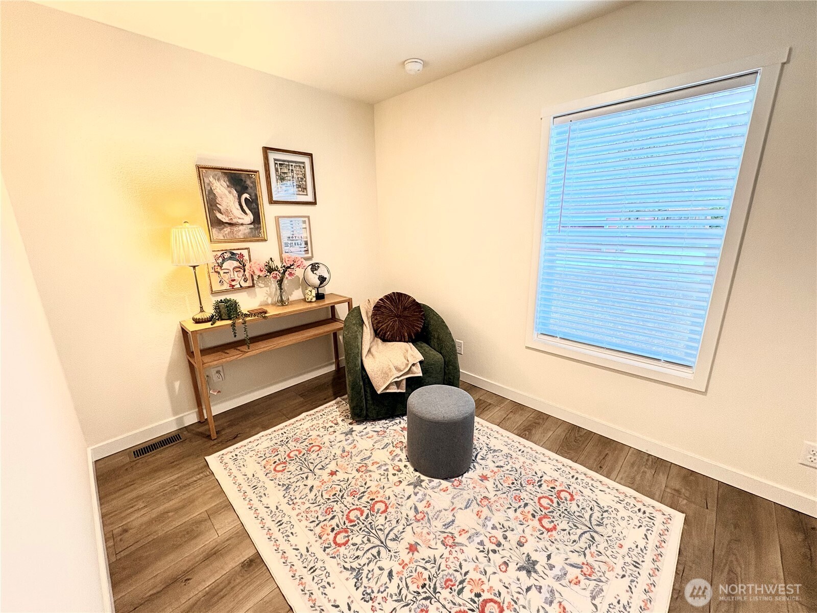 763 Eadon Road Toledo, WA 98591 - Photo 11 of 28 a living room with furniture and a rug