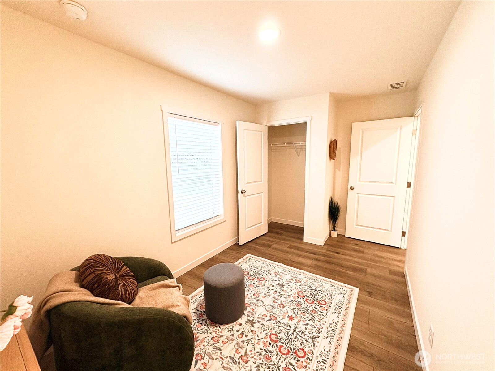 763 Eadon Road Toledo, WA 98591 - Photo 12 of 28 a living room with furniture and a rug