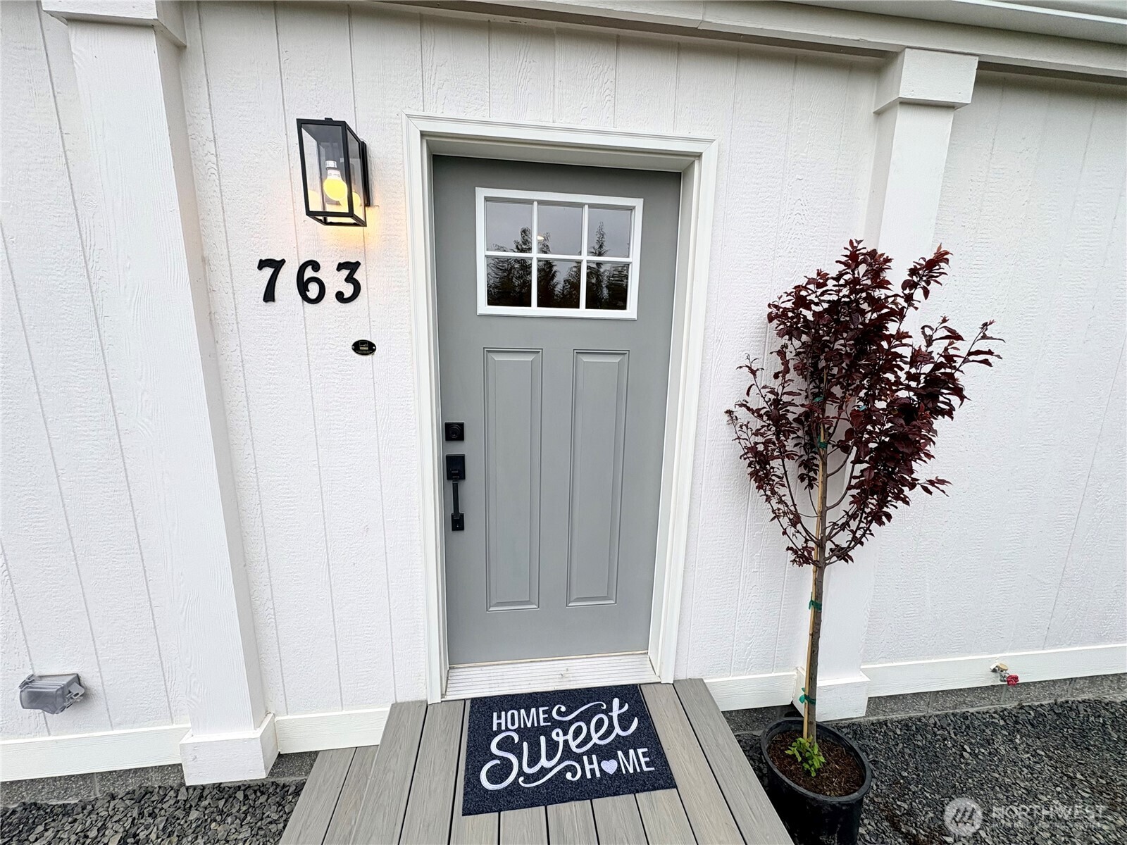 763 Eadon Road Toledo, WA 98591 - Photo 2 of 28 a view of entryway with a potted plant
