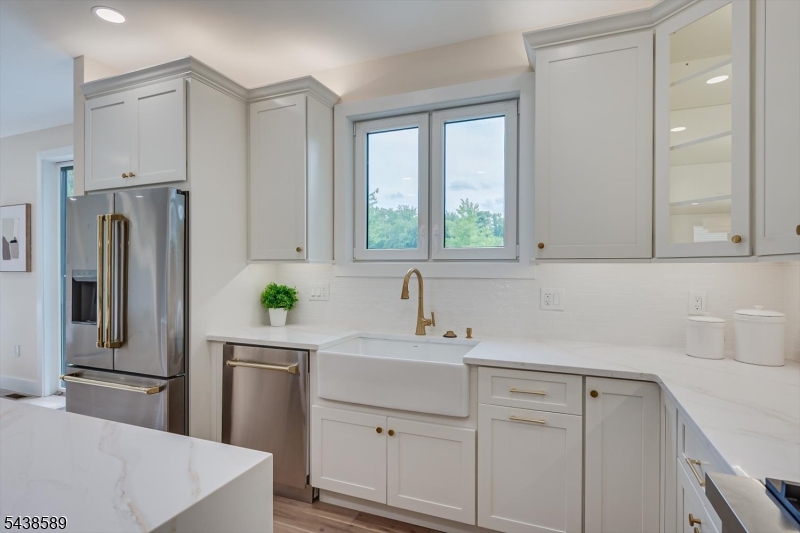 54 Nevsky Street Edison, NJ 08820 - Photo 37 of 47