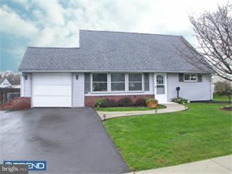 36 Maroon Road Levittown, PA 19056 - Photo 1 of 12 Exterior Front