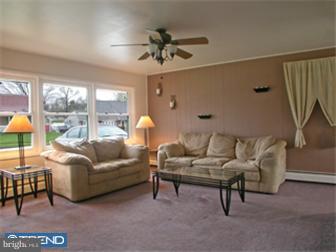 36 Maroon Road Levittown, PA 19056 - Photo 3 of 12 Living Room