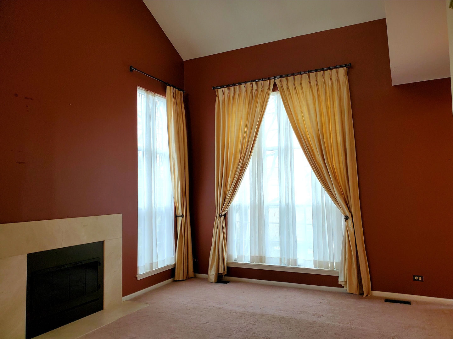 17857 Braewick Road Gurnee, IL 60031 - Photo 4 of 24 an empty room with windows
