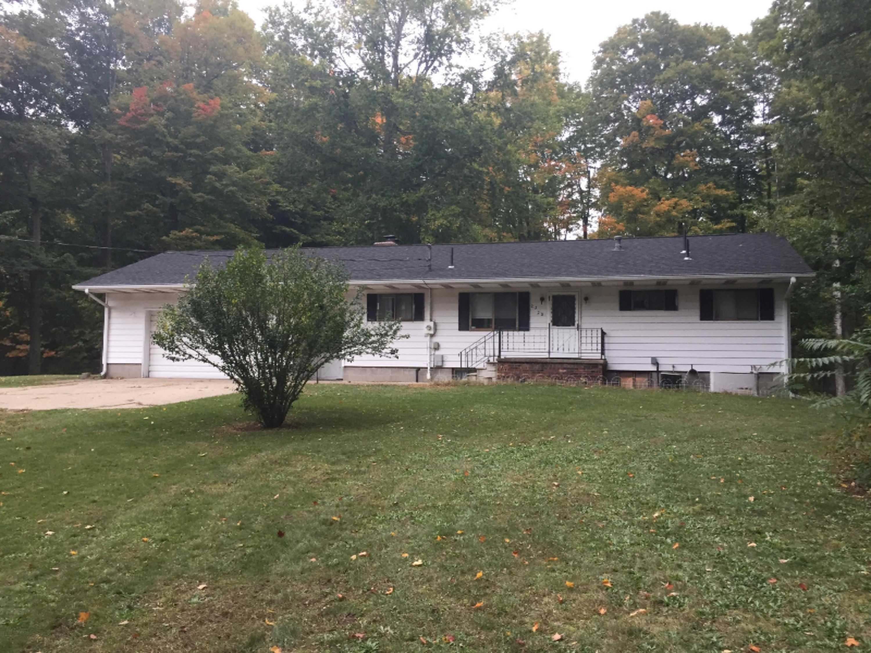 2320 West Bard Road Muskegon, MI 49445 - Photo 1 of 39 IMG_1535