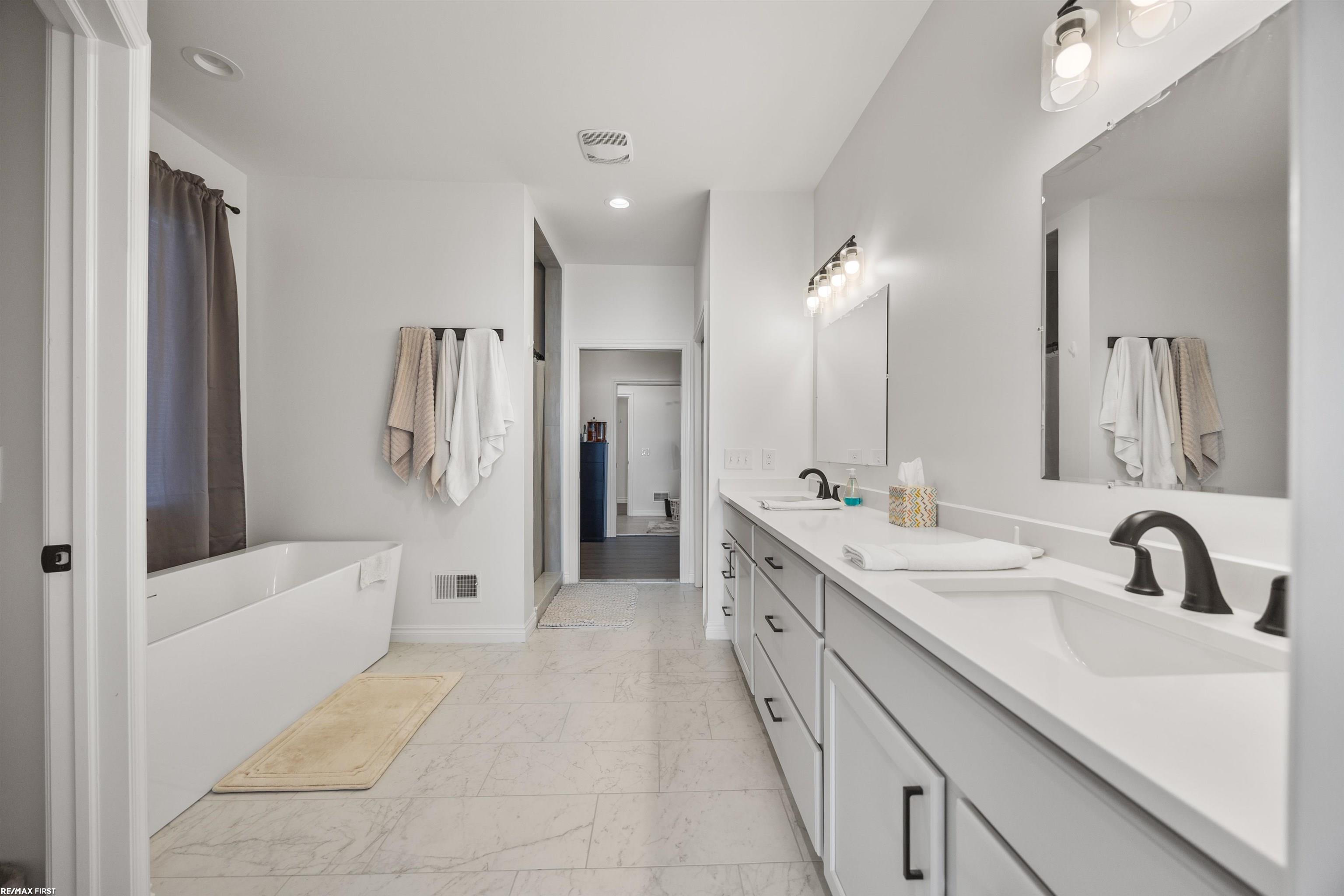 7070 Dryden Road Almont, MI 48003 - Photo 18 of 39 50157908-e0d7df08-73ec-4064-9e64-b2617c60cf05.JPG