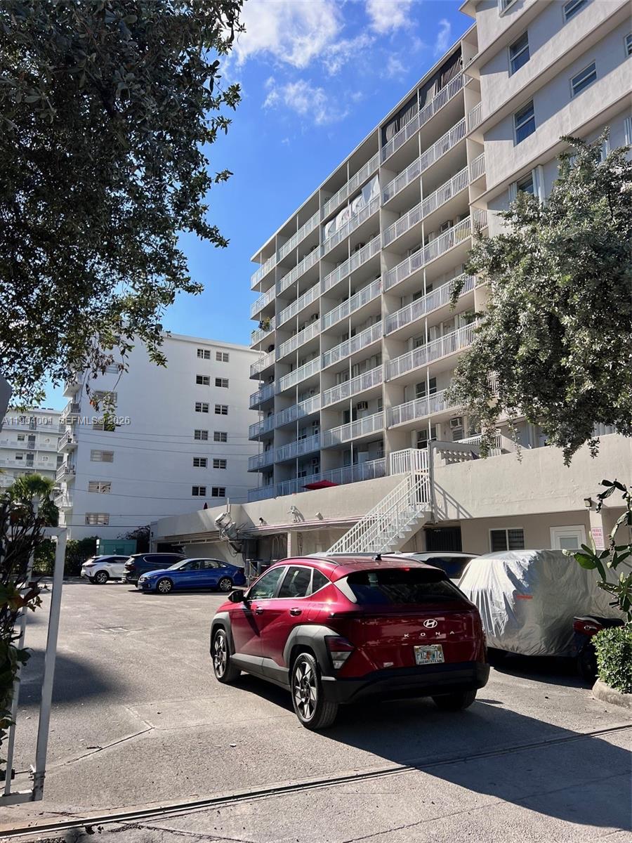 1300 Lincoln Road, Unit D304 Miami Beach, FL 33139 - Photo 5 of 25 Photo 5